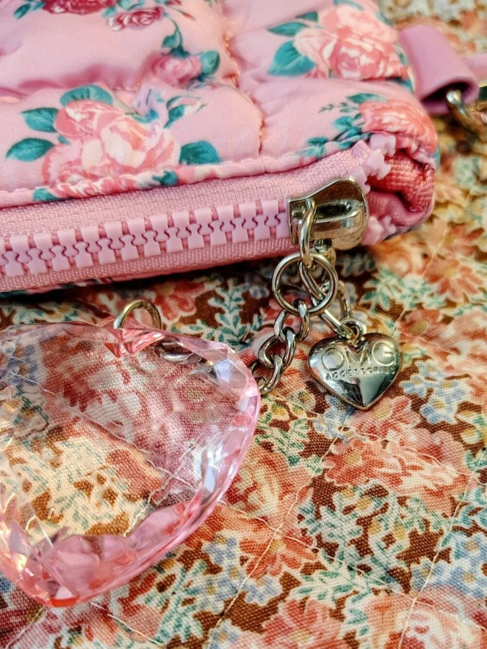 NWT Miss Gwen's OMG Accessories Floral Makeup Pouch, Strap, Heart Charm